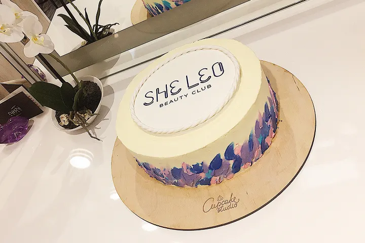 Leo Beauty Club capcake