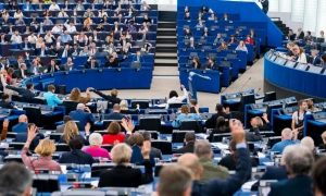 Европарламент поддержал запрет на импорт российских энергоносителей