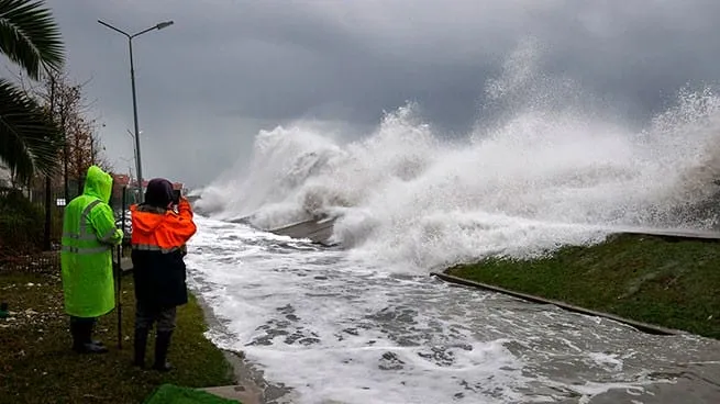 Грецію накрили сильні зливи та шторми, є жертви та руйнування