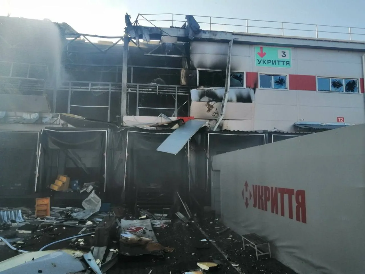 Видео: Российские оккупанты нанесли удар по сортировочному терминалу «Новой почты»