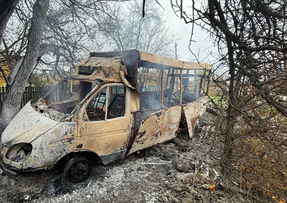 Росіяни вдарили по маршрутці на Донеччині, поранено трьох пасажирів