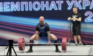 Віталій Кас’яненко та Олександр Бордюг знову підкорюють п’єдестал: тепер у пауерліфтингу