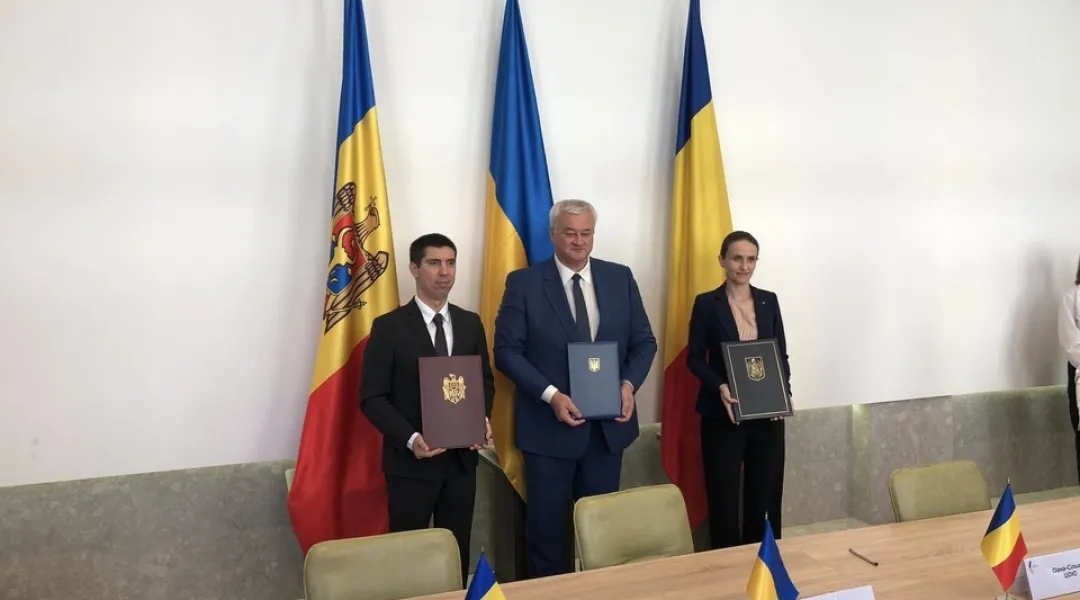 Сибіга вручив главі МЗС Молдови український орден