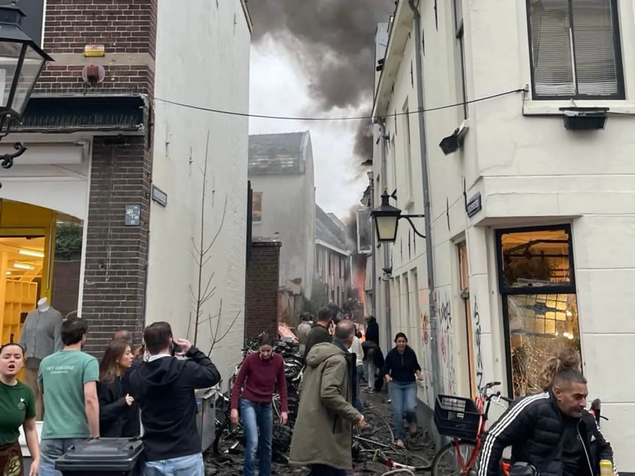 Потужні вибухи пролунали у нідерландському Утрехті, є поранені