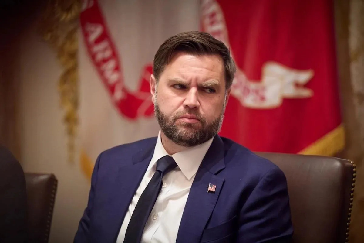Венс заявив про жорстку відповідь США Ірану