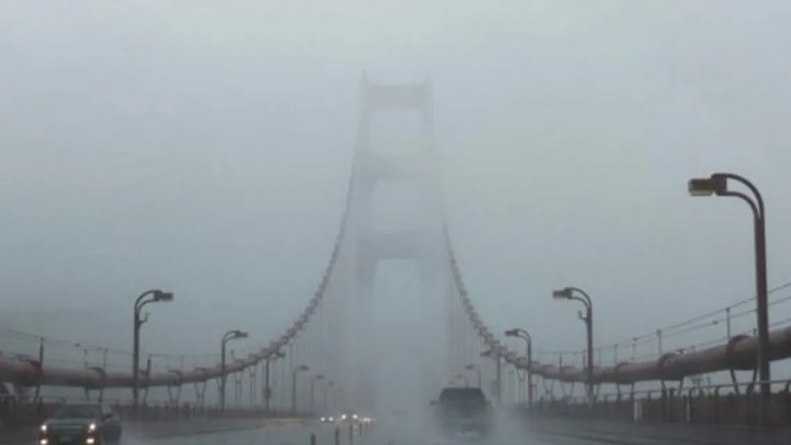 Kijów spowiła mgła, synoptycy ogłosili żółty poziom zagrożenia