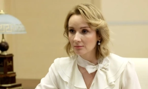 Wideo: rosyjska rzeczniczka praw obywatelskich Łwowa-Biełowa przyznała się do porwania ukraińskiego dziecka z Mariupola