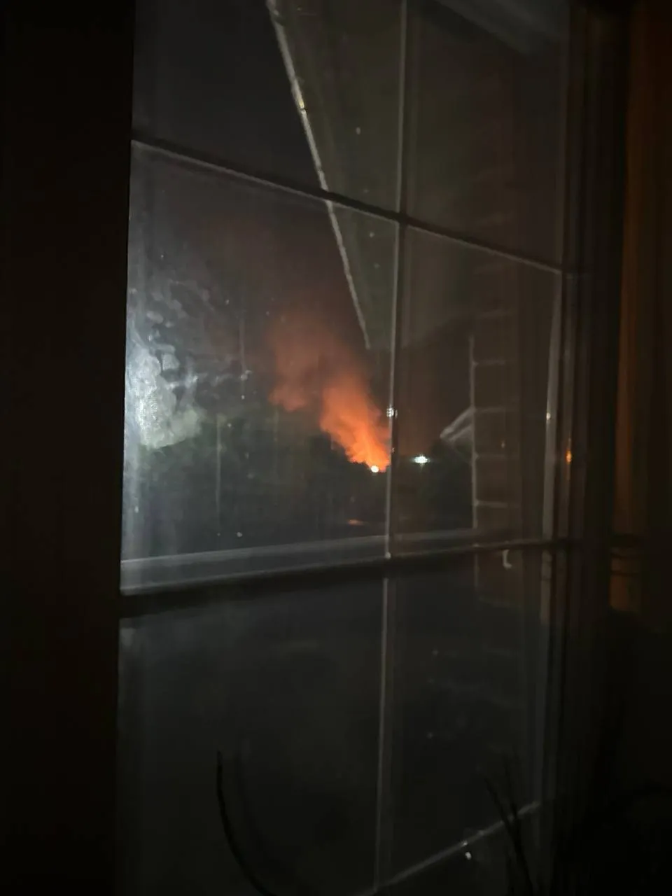 Фото: Маріуполь охопили пожежі після атаки безпілотників