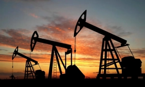 Ceny ropy spadły z powodu prognozy nadwyżki oraz napięć między USA a Chinami — Reuters