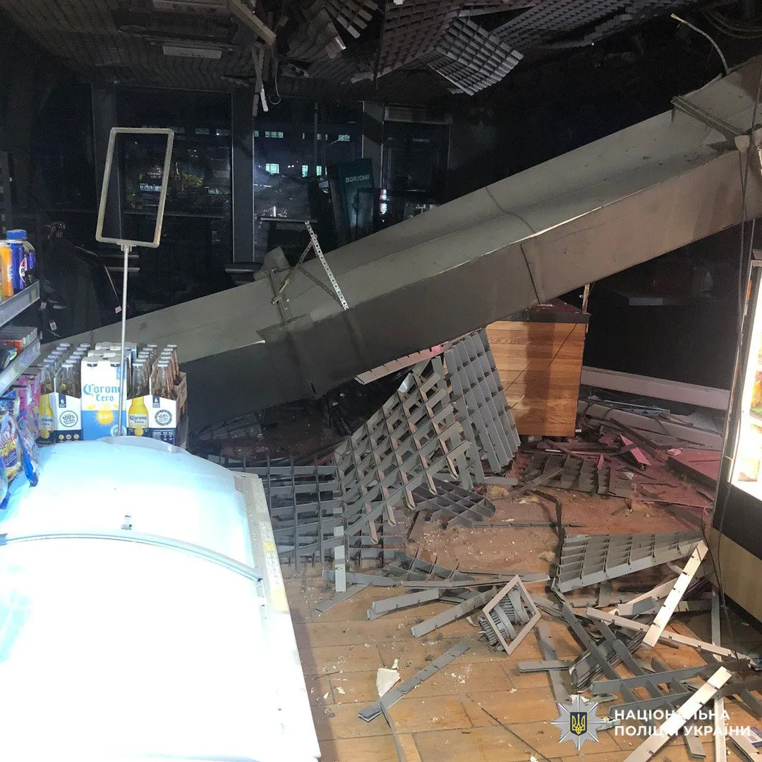 Відео: Росіяни зруйнували КАБами заправку під Харковом