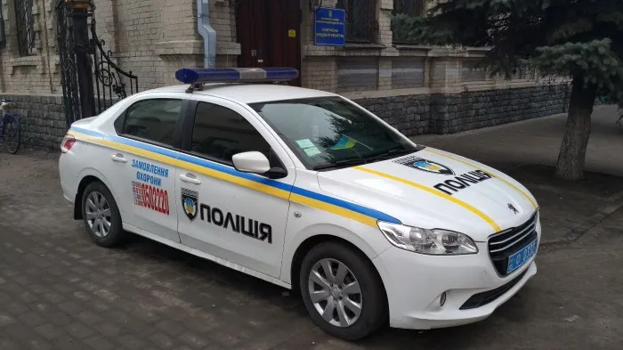 Відео: у Житомирі підлітки грабують магазини та нападають на людей