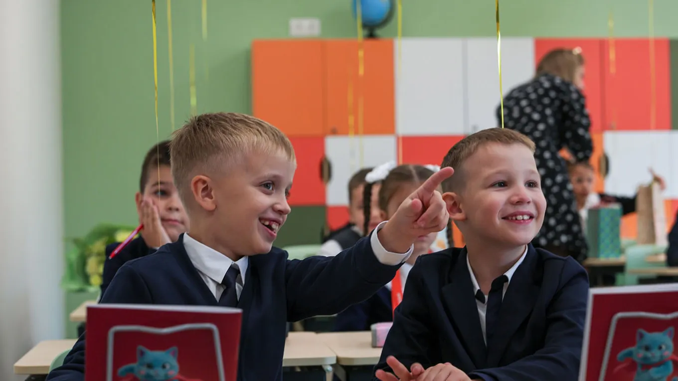 Due to a shortage of teachers, 40,000 students were sent to teach in Russian schools