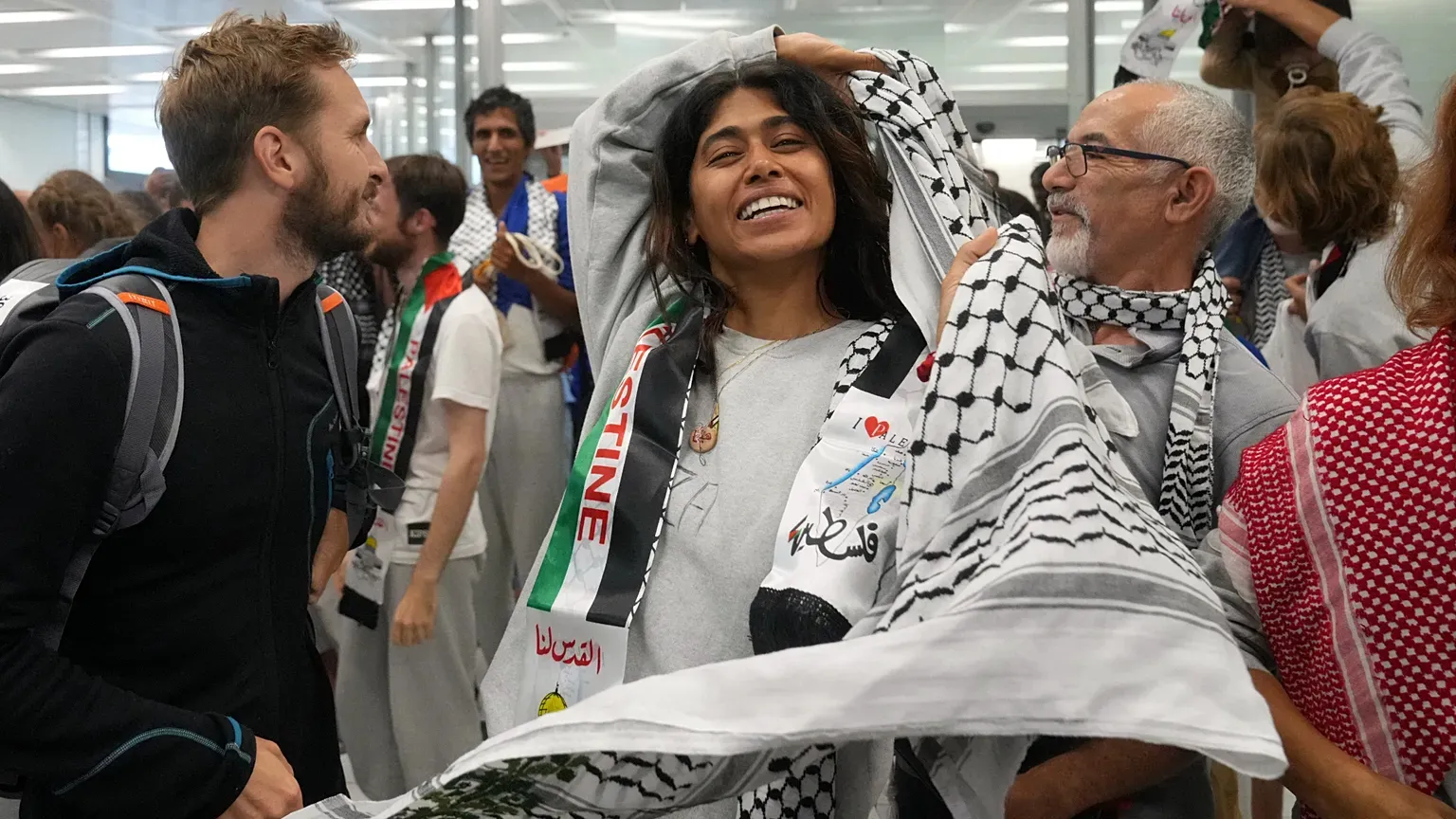 Французьку євродепутатку судитимуть за слова про тероризм