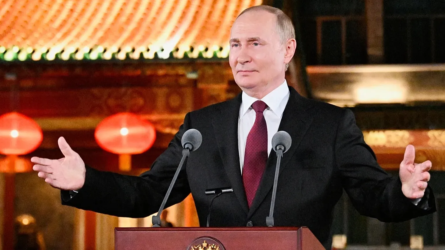 Video: A dark spot was spotted on Putin's arm; doctors speculated it might be a mark from an injection