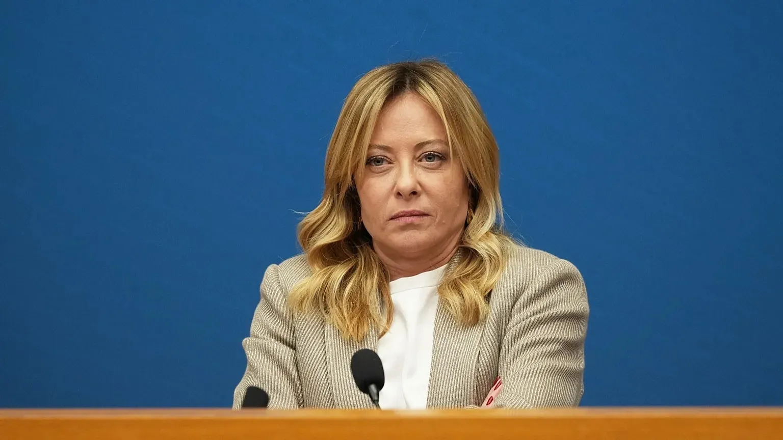 Мелоні вимагає розслідувати смерть чоловіка під час затримання в Болоньї