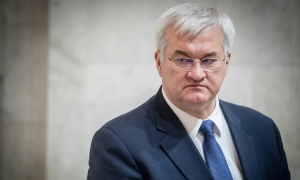 Біля «Лісової» встановили паркан та перенесли зупинки