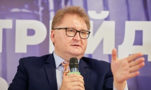 У Сумах офіцера спіймали на хабарі: намагався викинути гроші і втекти