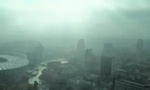 Видео: по ночному Киеву катался самолет