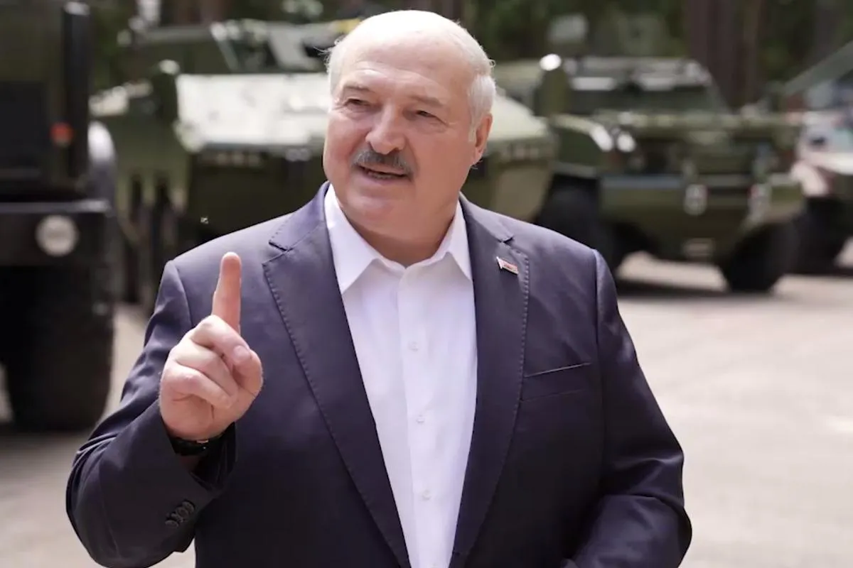 Лукашенко заявил, что не будет направлять войска в Украину