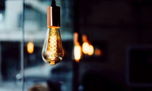 В Одесі та області через обстріли рф залишаються без світла майже 100 тисяч людей