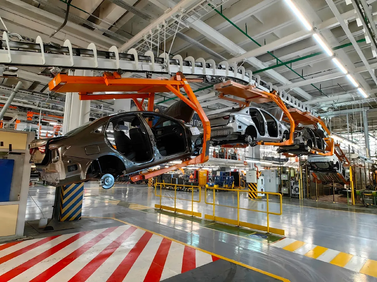 Камаз і Автоваз зупинили виробництво через масштабні падіння продажів і збитки