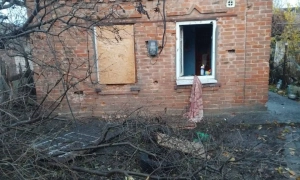 Ворог завдав масованого удару дронами по Сумах, наслідки уточнюються