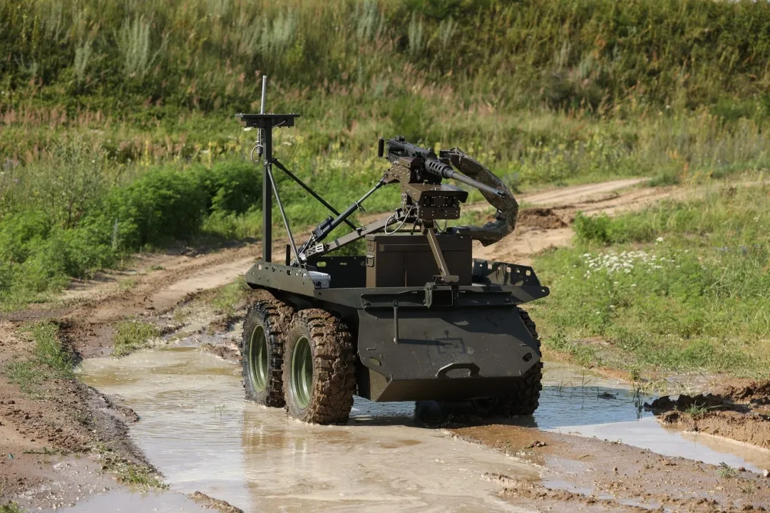 Український наземний робот Zmiy Droid 12.7 отримав допуск до експлуатації в ЗСУ