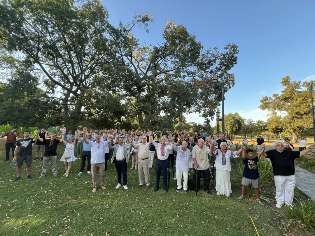 У Японії та Аргентині утворили «Ланцюги єдності» до Дня Соборності України