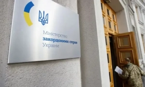 Макрон представив план виходу Франції із карантину