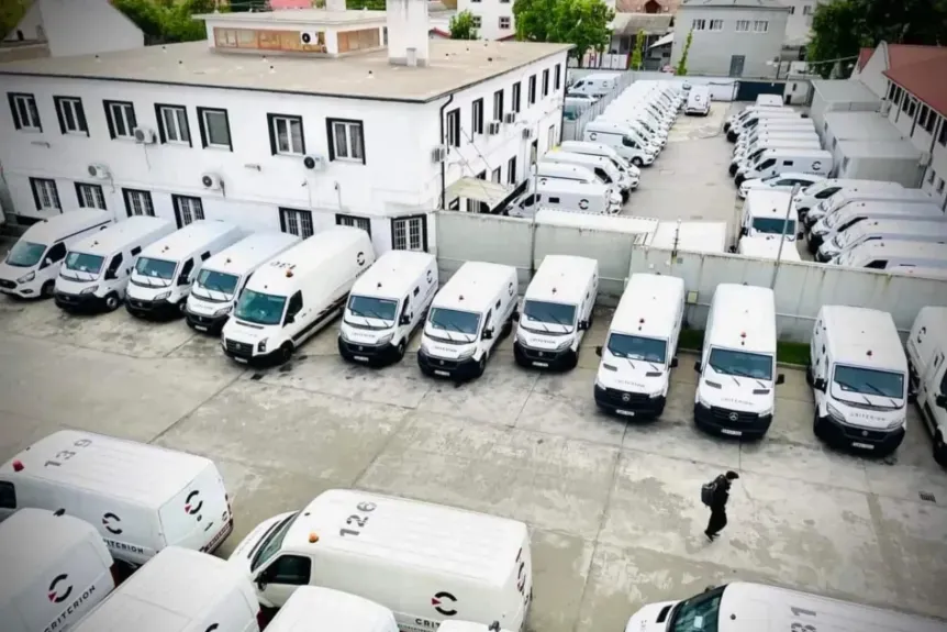 Через Угорщину роками возили мільярди для України