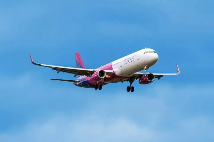 Wizz Air пояснила заяву про «відновлення рейсів в Україну»