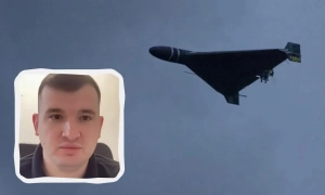 Після пошуків Бандери: Кадиров молиться на російській заправці, вдаючи, що він в Україні (фото)