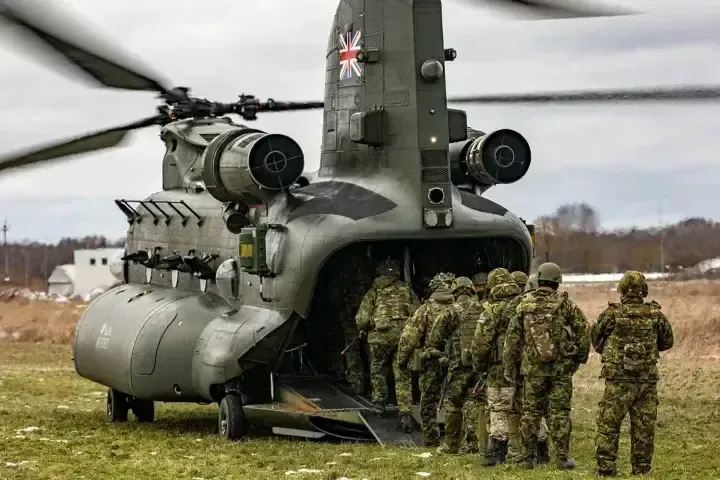 США вложат более 4 млрд долларов в военные базы в Великобритании