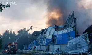 Дніпро зазнав атаки дронів-камікадзе: спалахнула пожежа, є постраждалі 