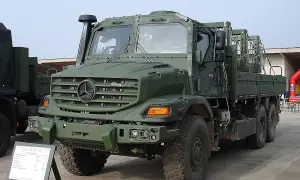 В Одесской области после российской атаки на предприятии вспыхнул пожар