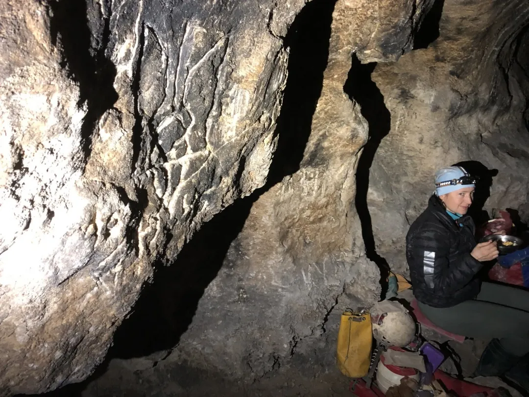 Video: A new cave has been discovered on Mount Smotrych in the Carpathians