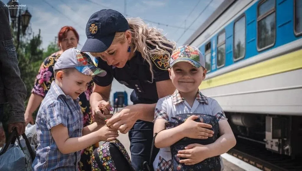 На Херсонщині оголосили обов’язкову евакуацію дітей через атаки російських дронів