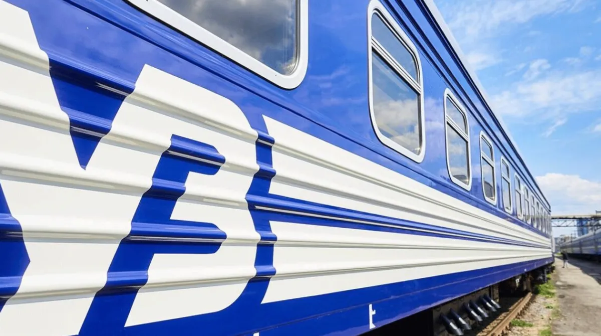Video: Russia attacked the Odessa–Dnipro train, which caught fire