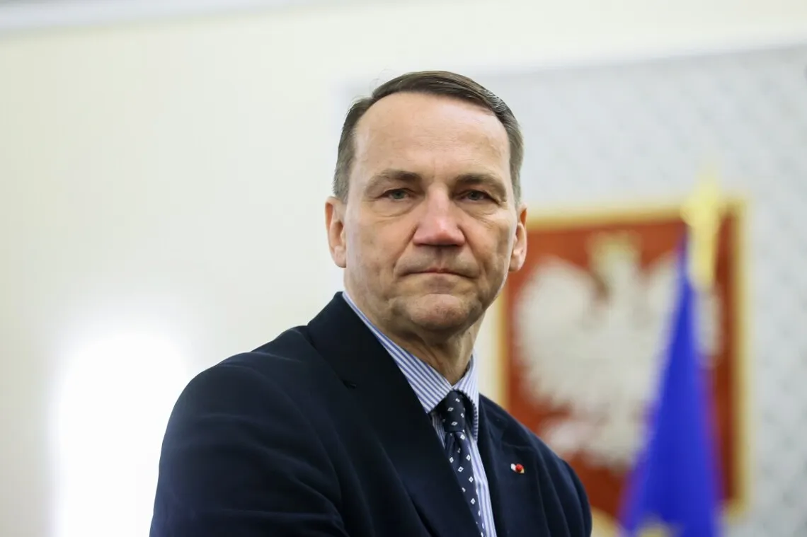 Путін повторює помилки нацистської Німеччини, бомбардуючи українські міста, — Сікорський