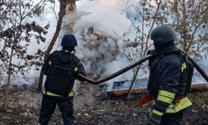 Фото: окупанти ховають закатованих жителів Маріуполя у братській могилі за містом