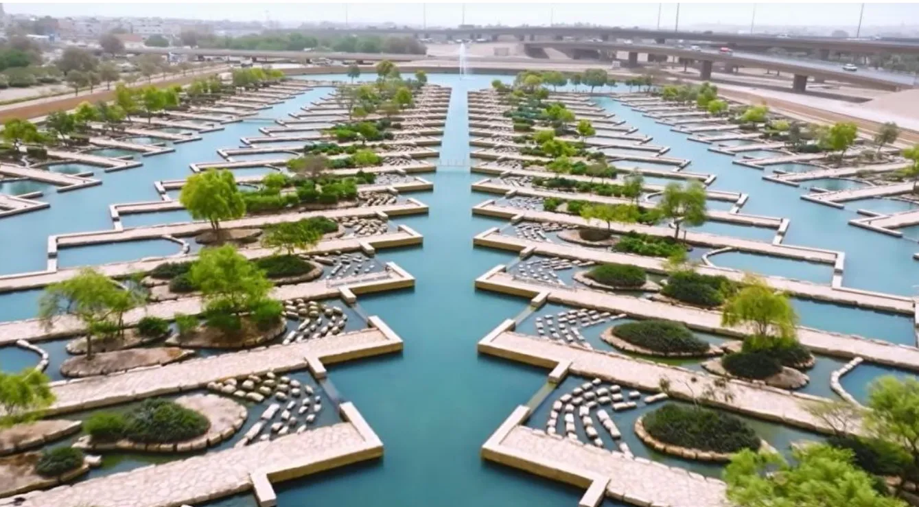 Саудівська Аравія створила 120-кілометрову річку в пустелі із очищених стічних вод