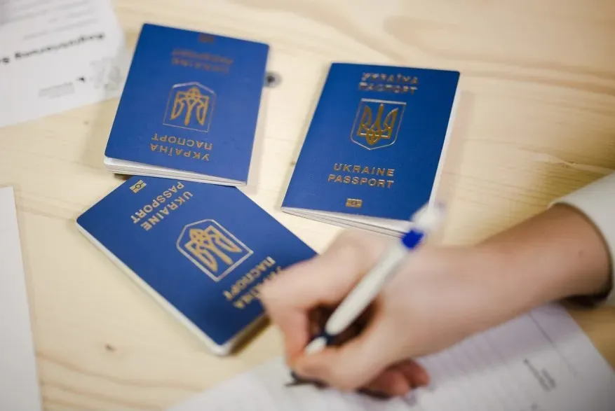 У Швейцарії хочуть зберегти виплати для українців після отримання дозволу на проживання
