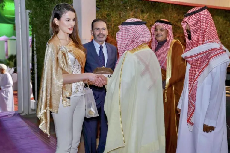 Посла України в Омані розкритикували через образ на іфтарі