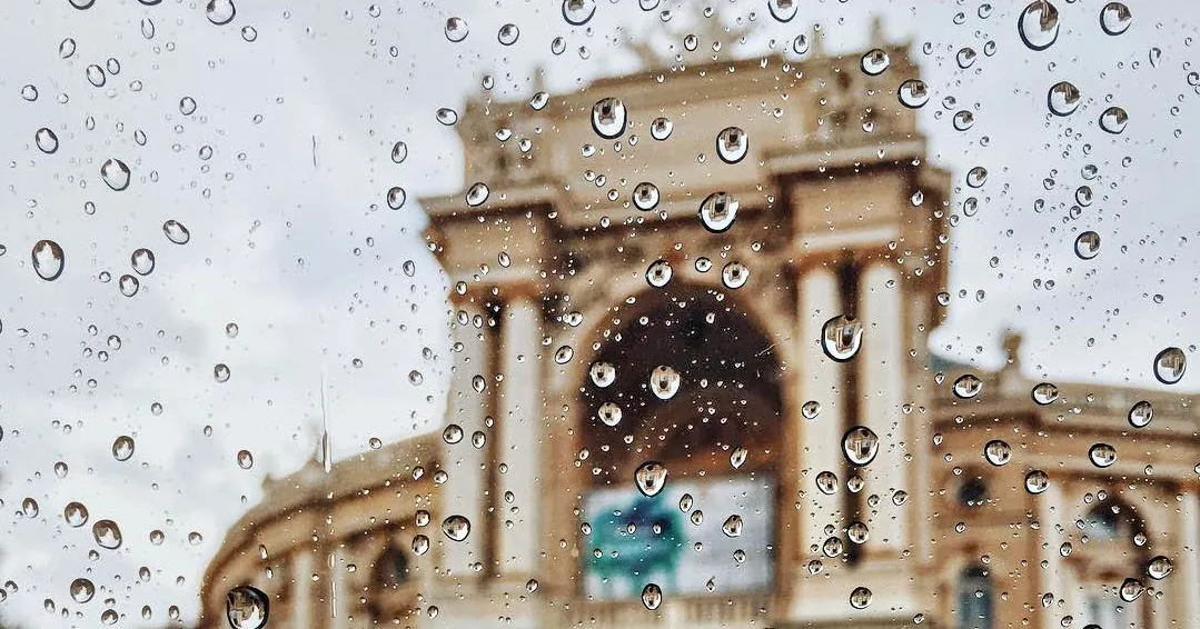 Due to heavy rains in Odesa on October 19, parents were allowed to keep their children home