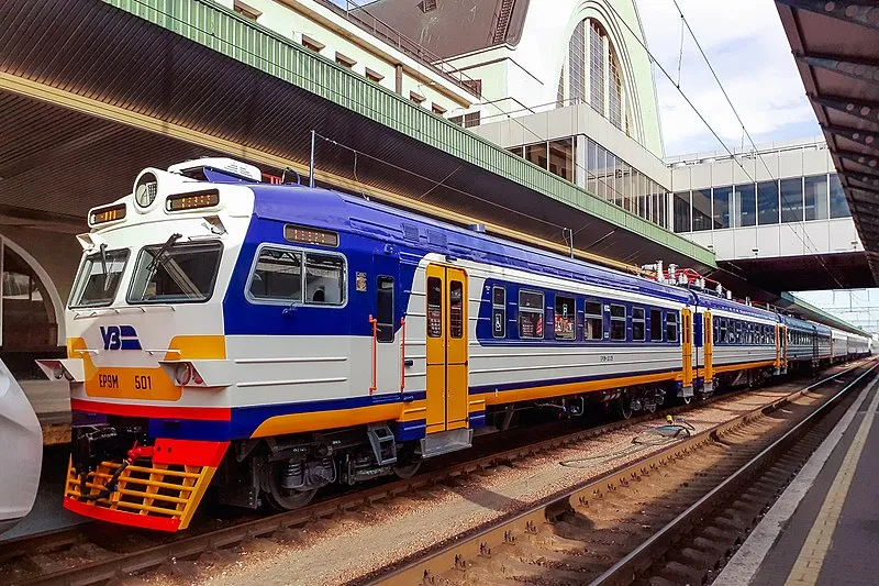 Укрзалізниця запустила онлайн-продаж квитків на приміські потяги та City Express