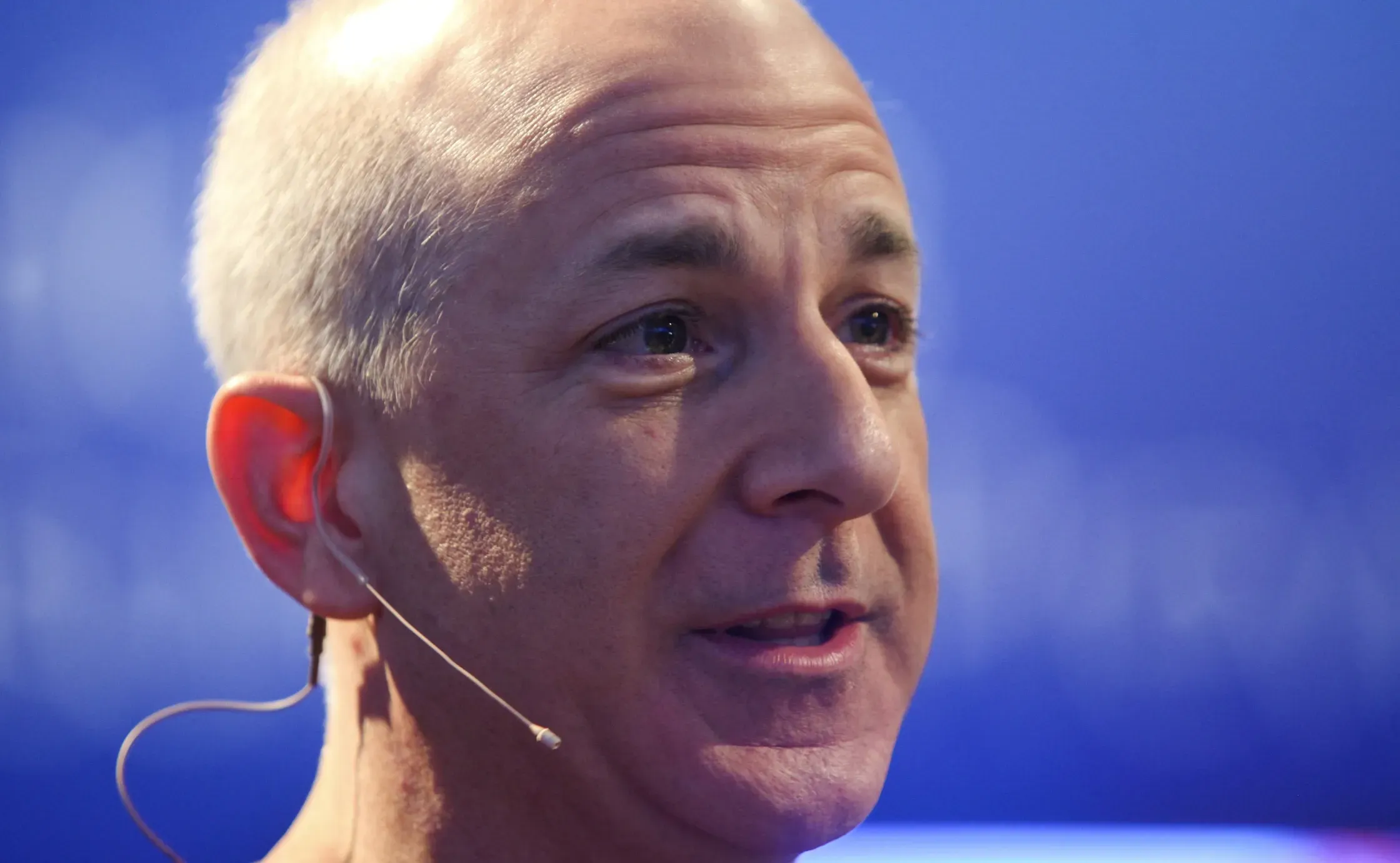 Архіви Епштейна показали листування з колишнім босом Windows