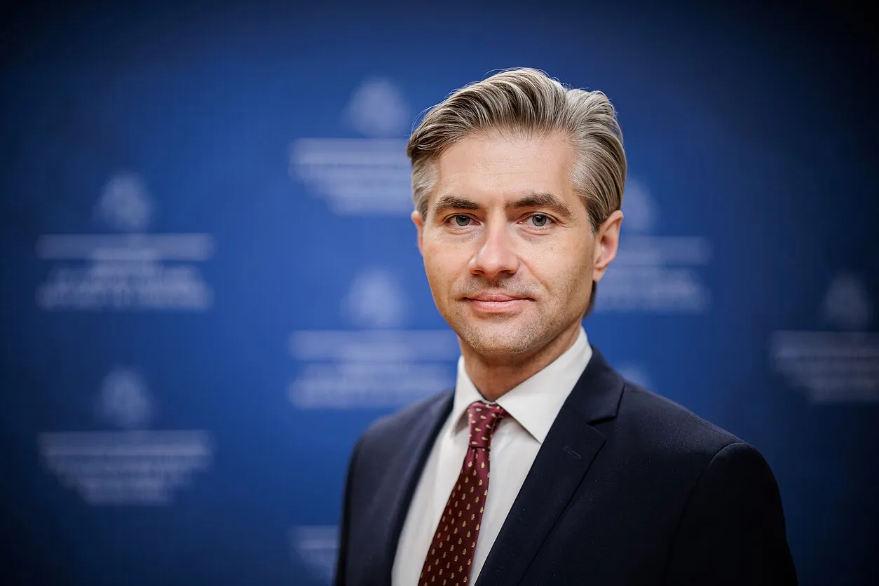 Глава МЗС Литви назвав наївною думку про невидимість білоруських метеозондів Глава МЗС Литви назвав наївною думку про невидимість білоруських метеозондів