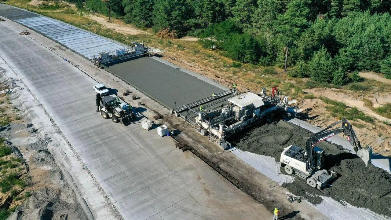 На Буковині посадовця Служби розвитку інфраструктури викрили на зловживаннях на "Великому будівництві"