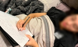 У Маріїнському парку сцену встановили на місці зруйнованого історичного пам'ятника 