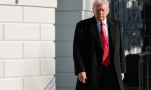 Безос намагається відтиснути в опального Маска частину місячних контрактів – WSJ